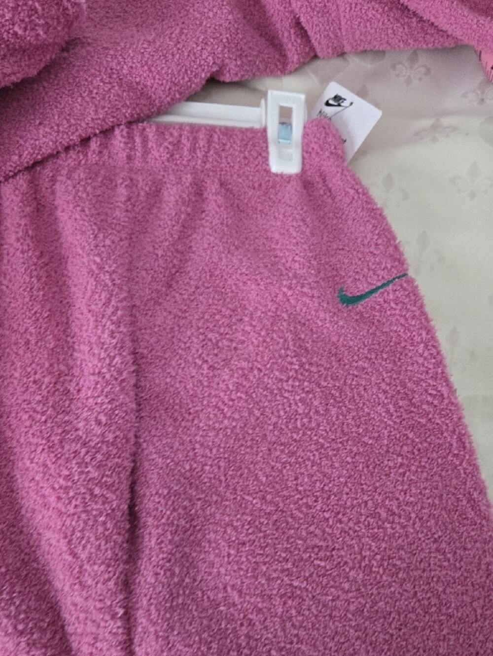 Nike Kids Plush Hooded Set in Rose Pink - Picture 5 of 6
